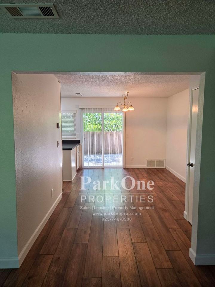 3270 Marlene Dr - Photo 5 of 18