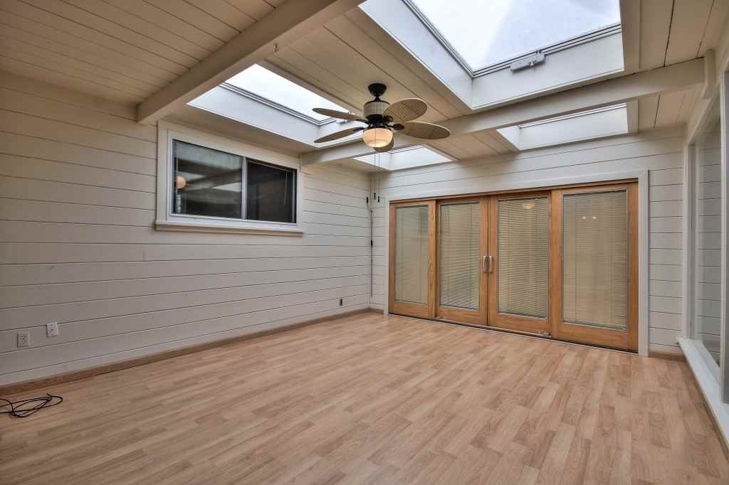 127 Dalma Dr - Photo 3 of 13