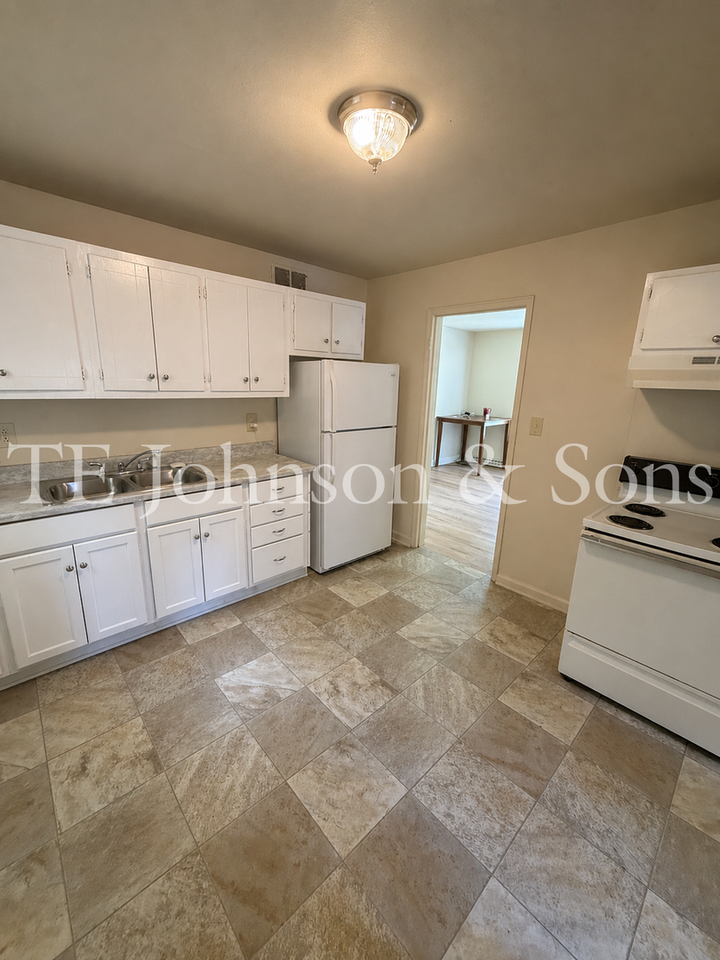 3616 Harvard Rd - Photo 4 of 29
