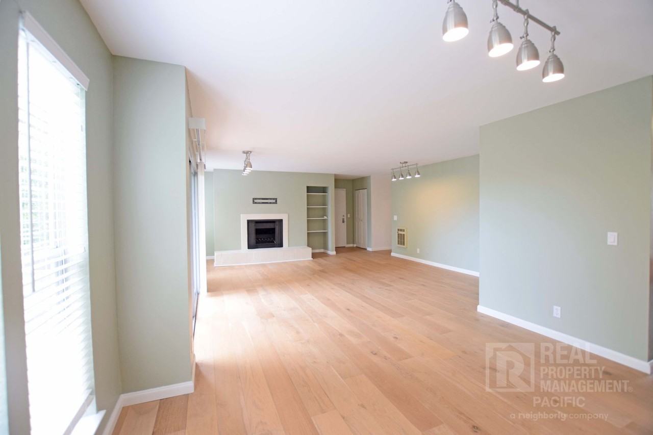 5335 Broadway Ter - Photo 3 of 20