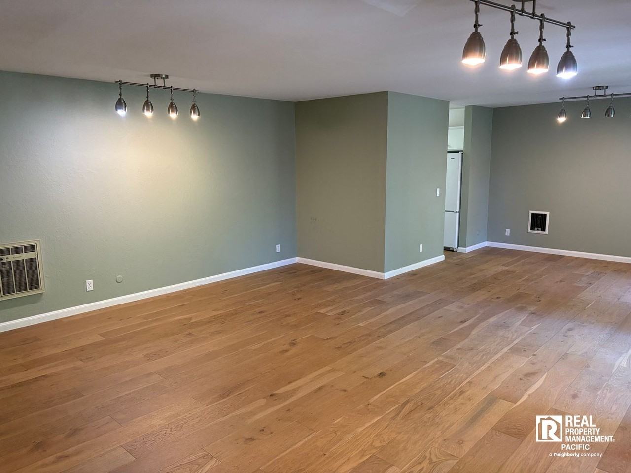 5335 Broadway Ter - Photo 4 of 20