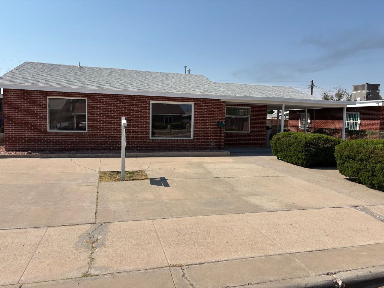 6412 Navajo Ave - Photo 2 of 11