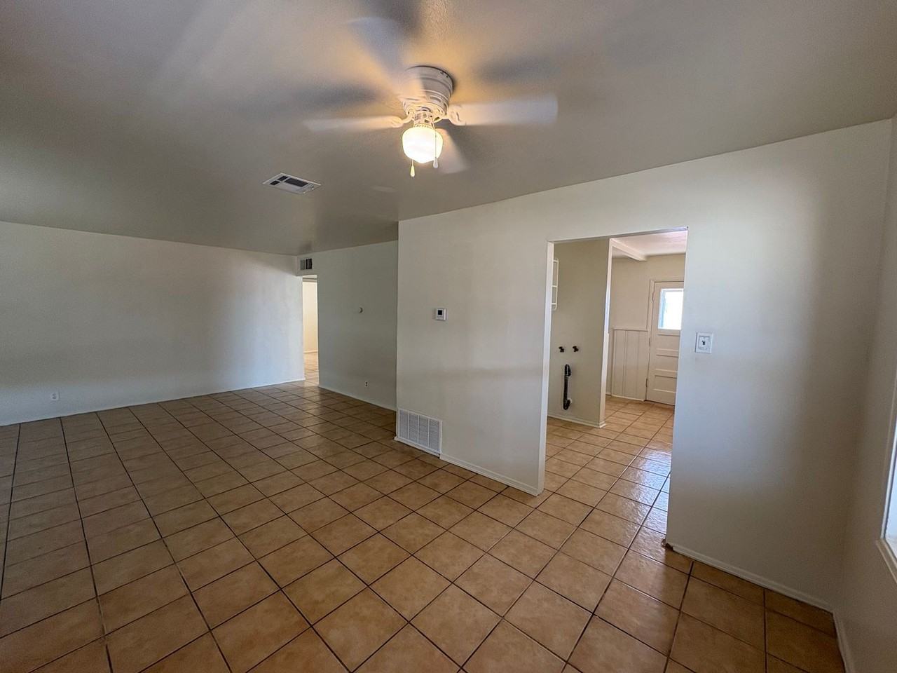 6412 Navajo Ave - Photo 7 of 11
