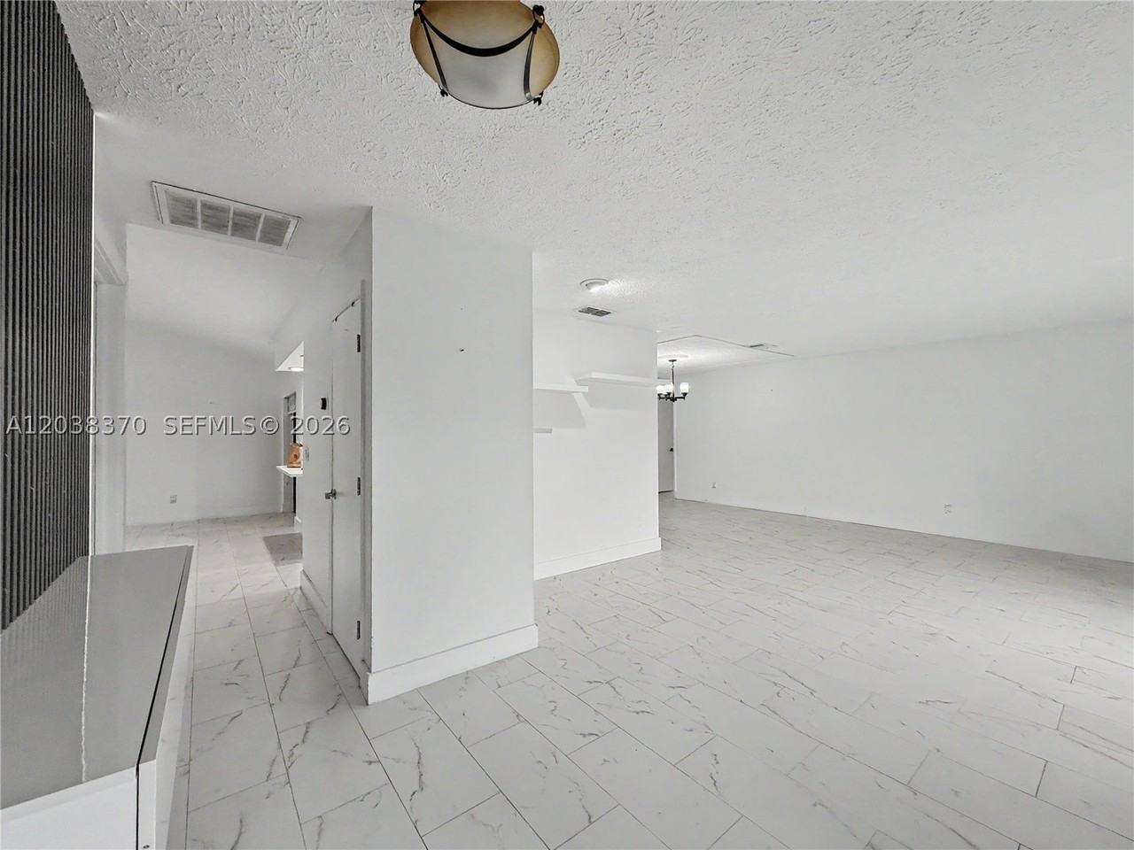 209 Sw 42nd St - Photo 5 of 38