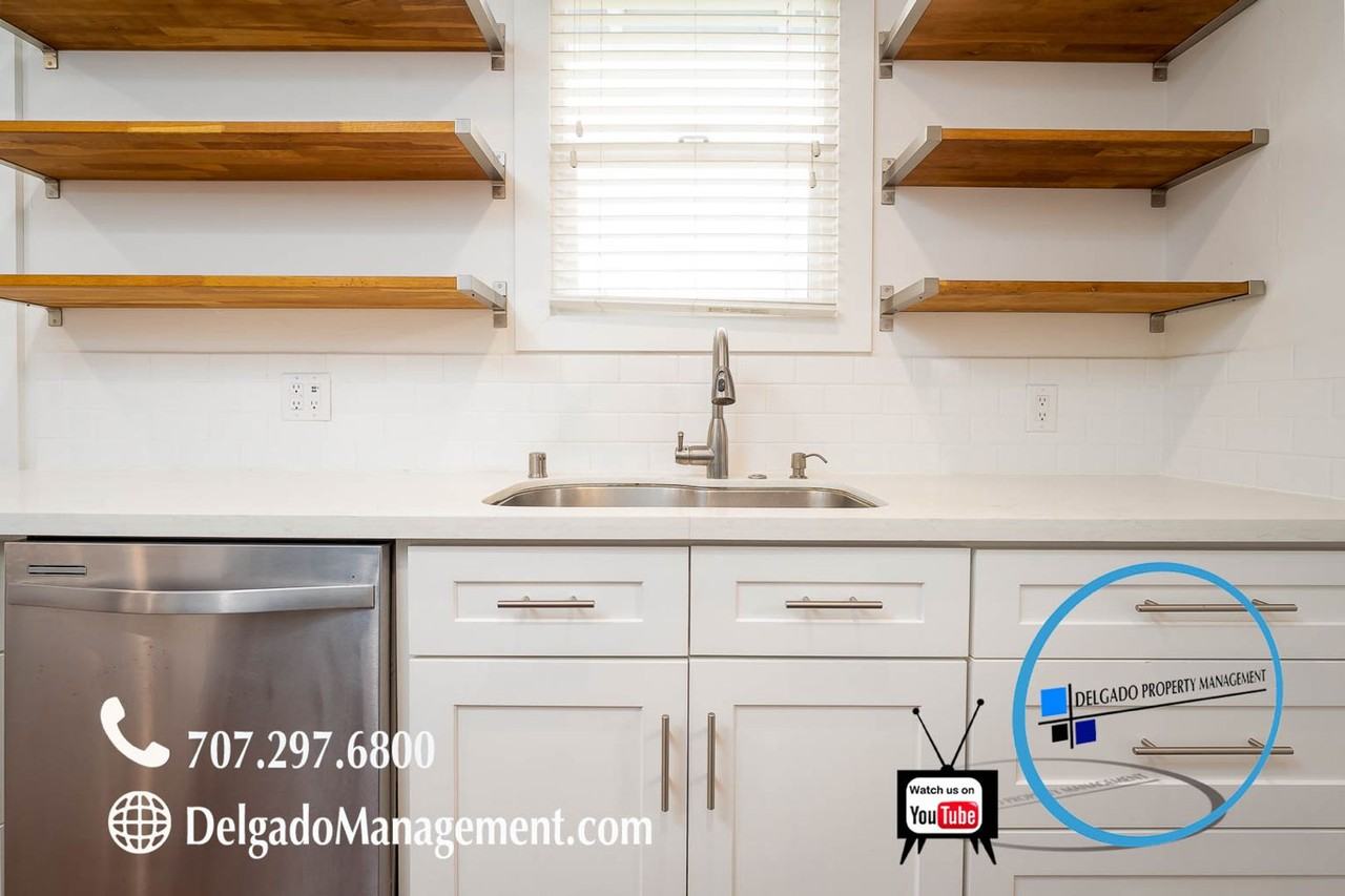 2425 Alameda St - Photo 4 of 22