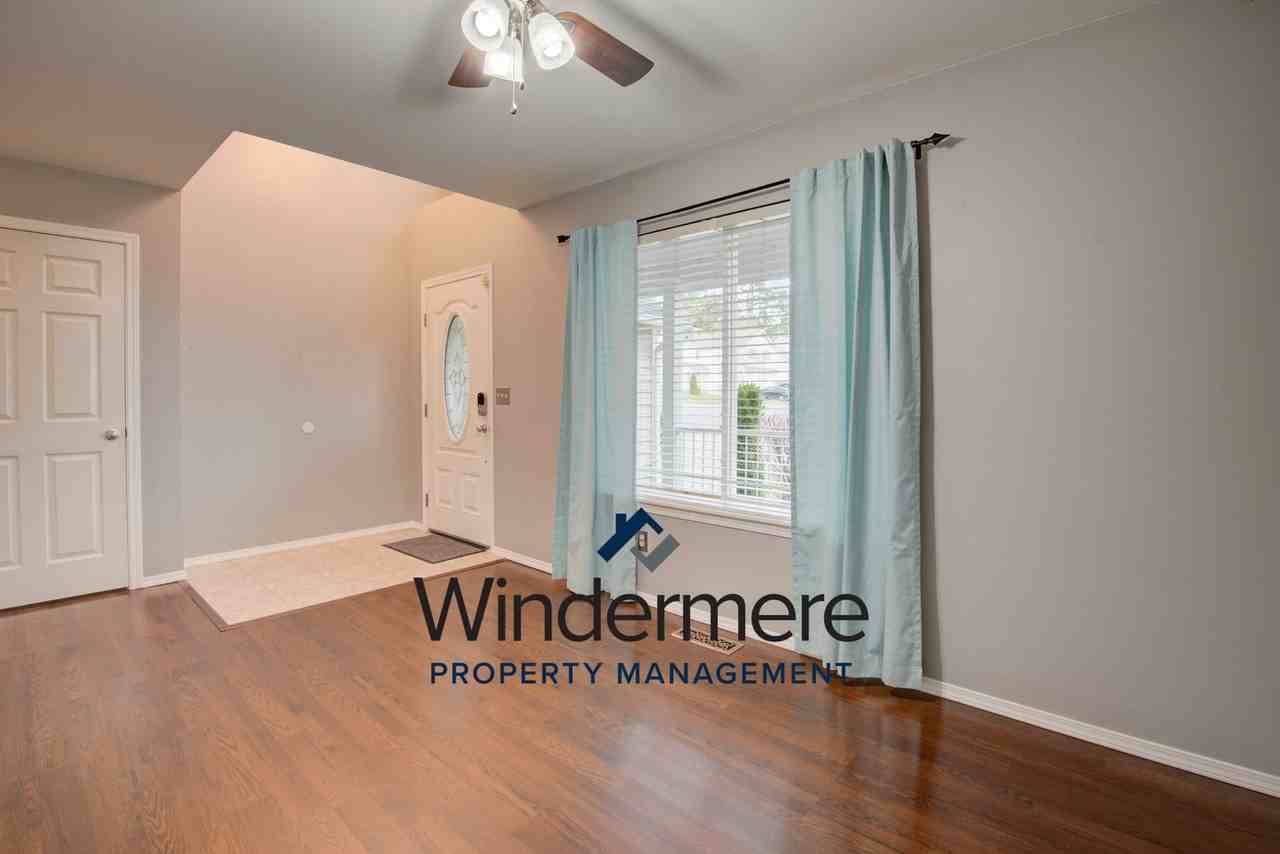 1134 Nw Redwing Dr - Photo 3 of 28