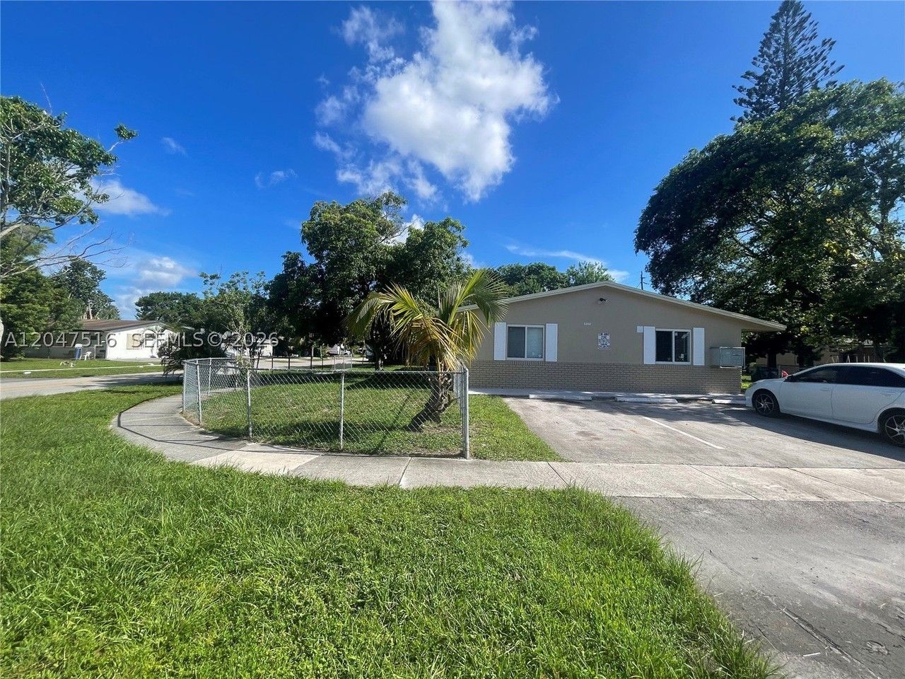 5210 Nw 16th St #3 - Photo 2 of 18