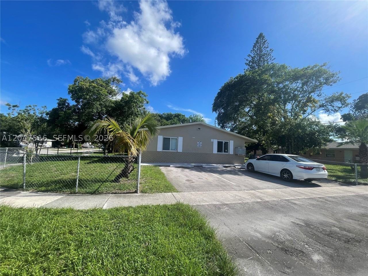 5210 Nw 16th St #3 - Photo 6 of 18