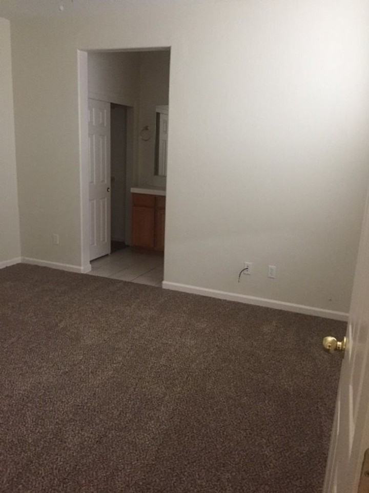 3300 N Tilden St - Photo 6 of 29