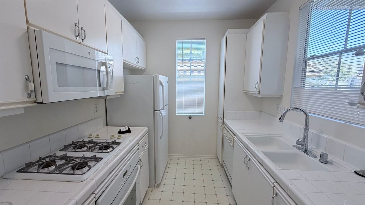 10878 Sabre Hill Dr #291 - Photo 3 of 11