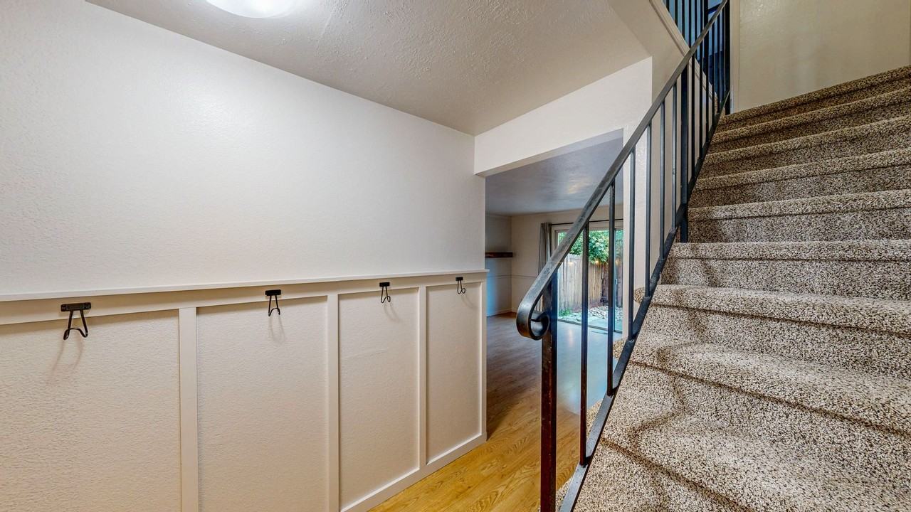 27 Front St #D - Photo 5 of 42