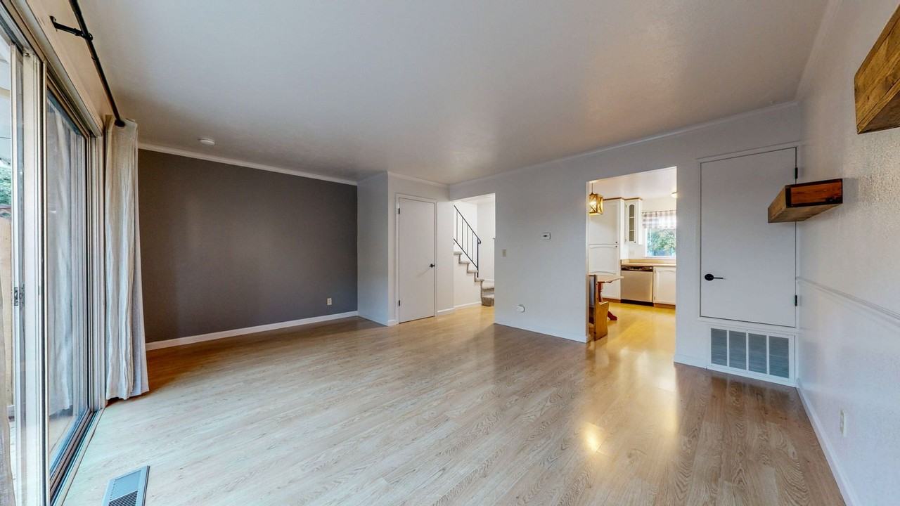 27 Front St #D - Photo 6 of 42