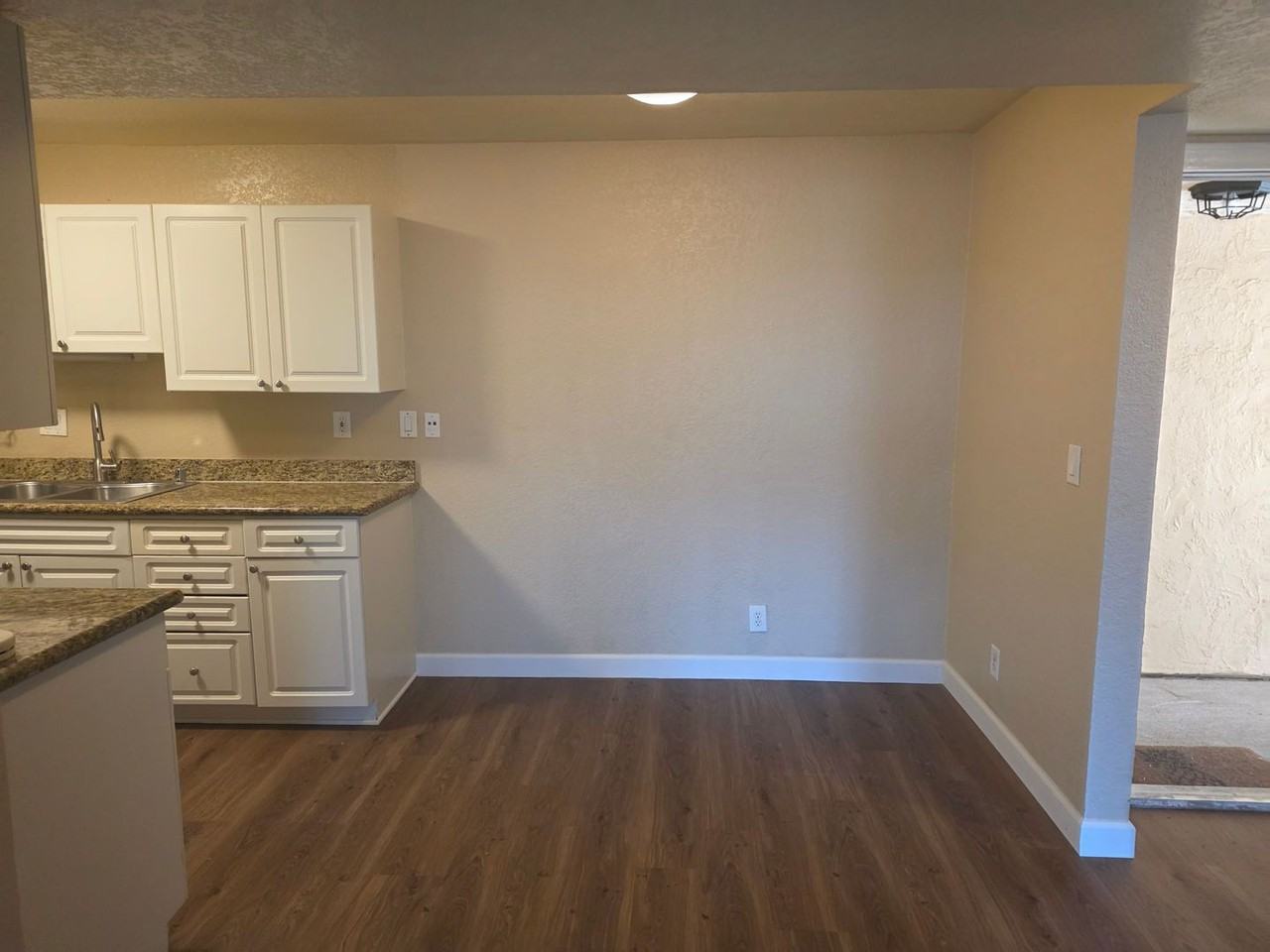 240 W Lincoln Ave - Photo 2 of 14