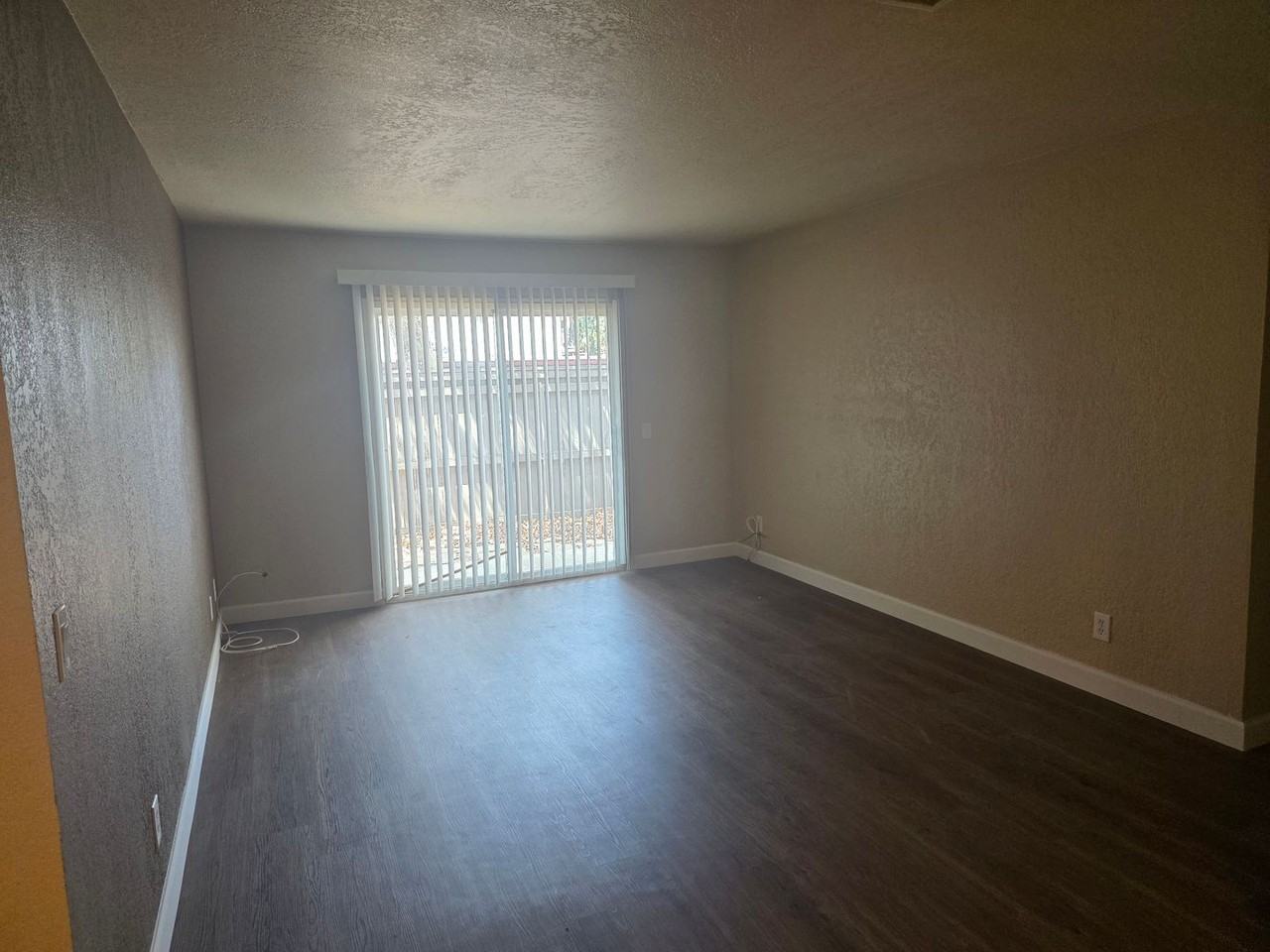 240 W Lincoln Ave - Photo 7 of 14