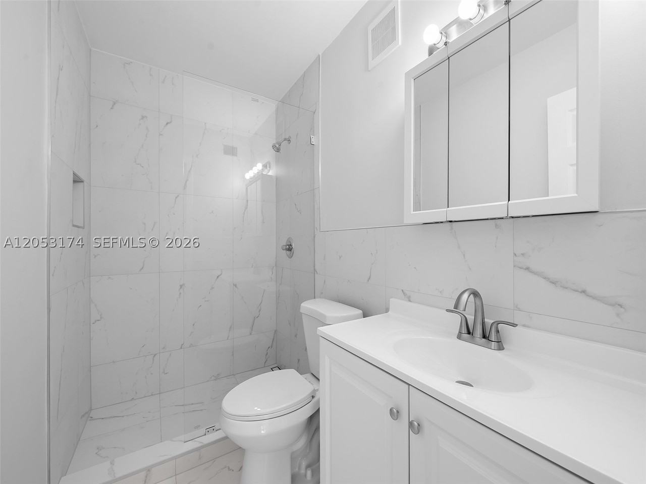 2300 Ne 6th Ave #201 - Photo 5 of 33