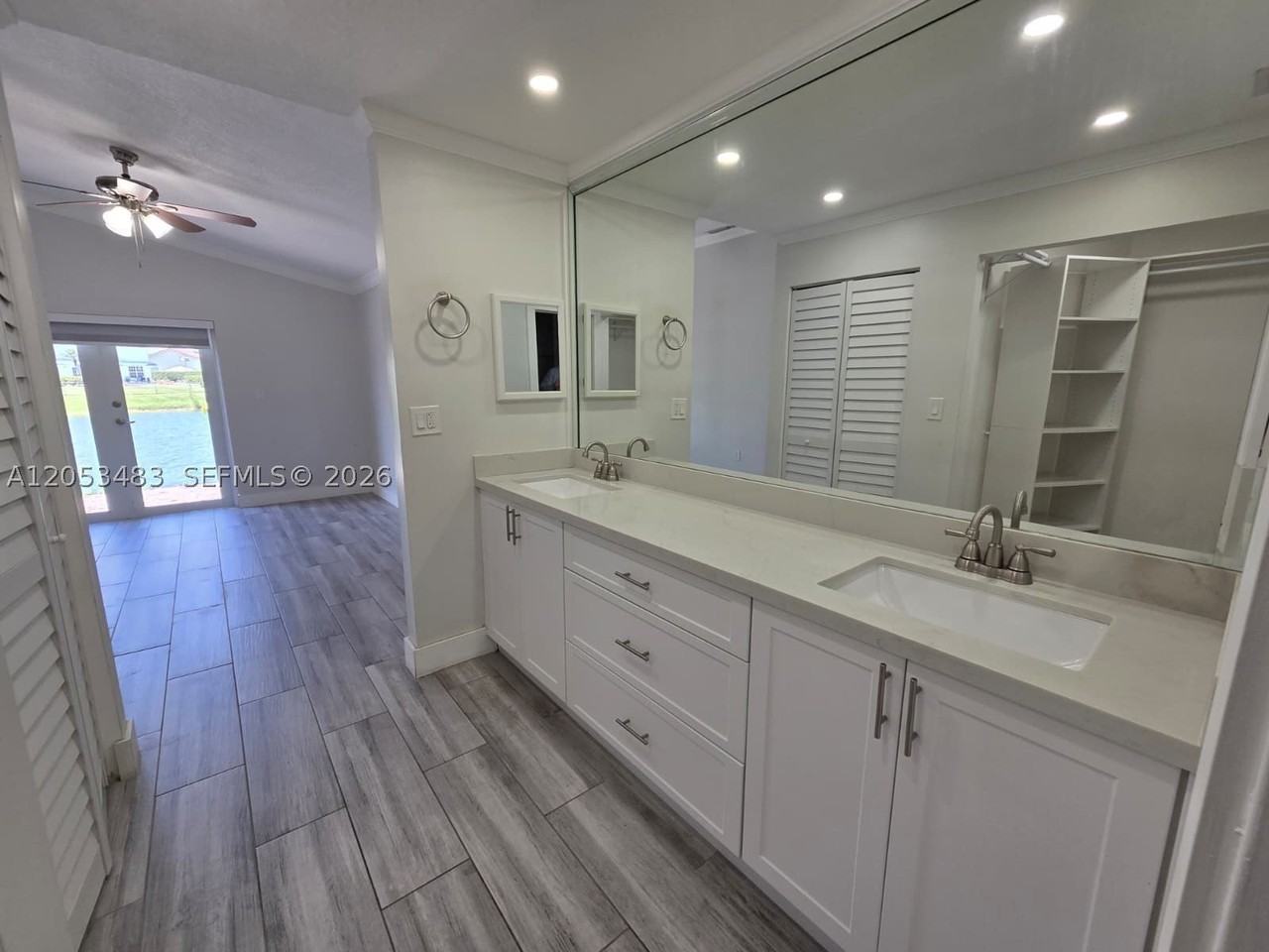 15037 Brighton Ln - Photo 6 of 28