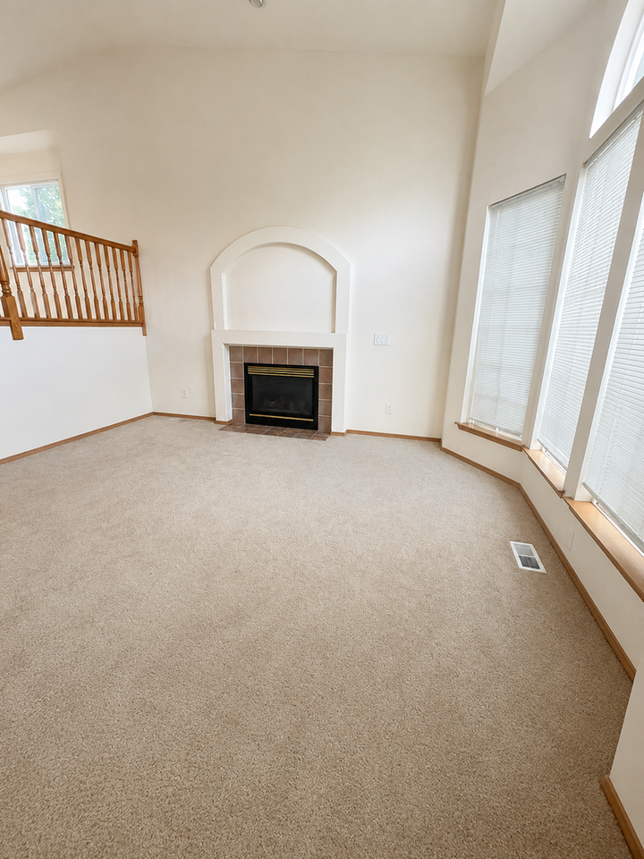 10628 57th Dr Ne - Photo 3 of 15