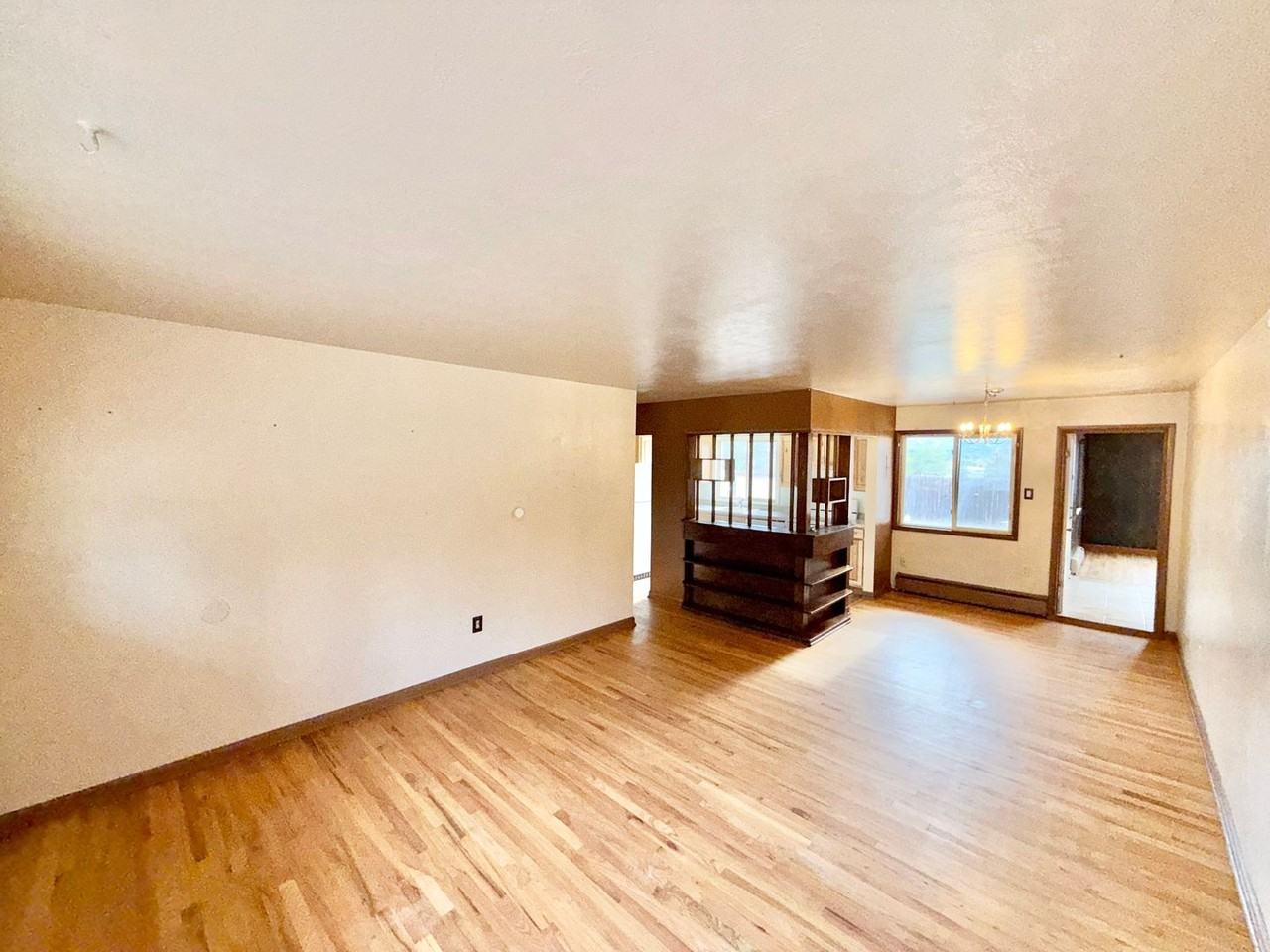 225 Elmwood Dr - Photo 2 of 15