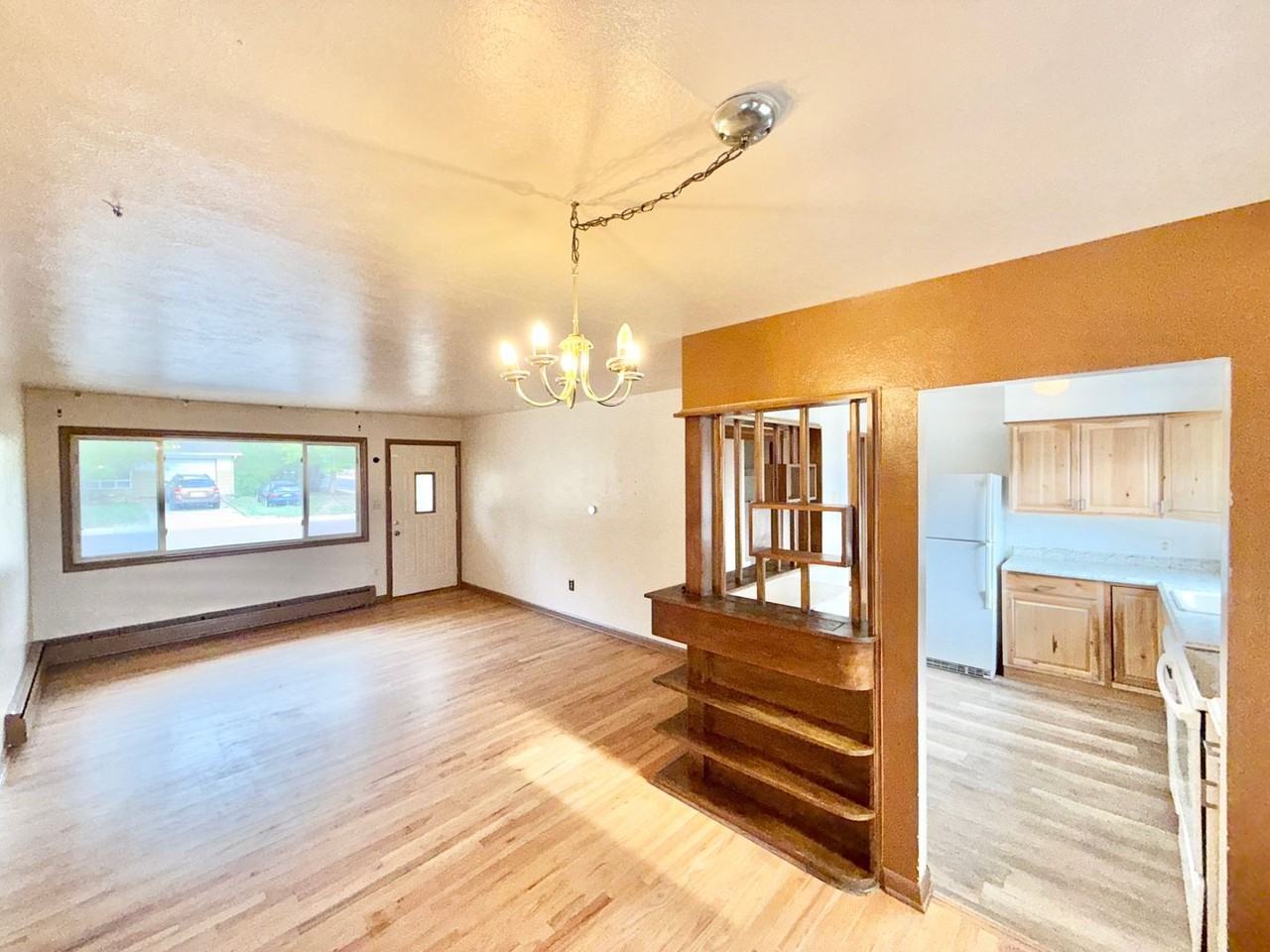 225 Elmwood Dr - Photo 3 of 15