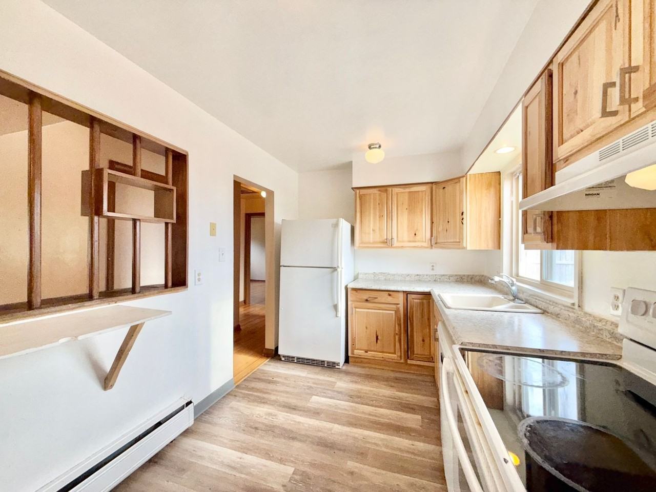 225 Elmwood Dr - Photo 4 of 15
