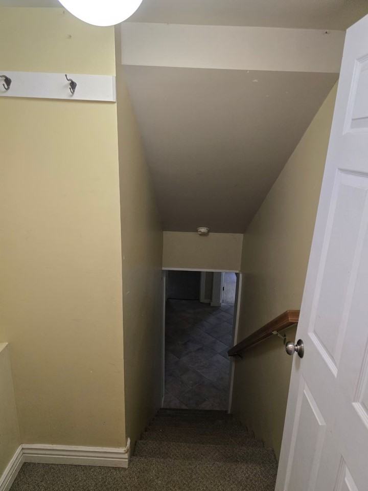 2419 Ash St - Photo 5 of 17