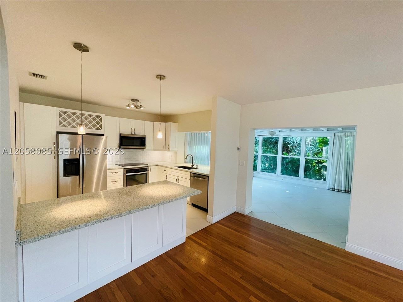 1116 Biarritz Dr - Photo 6 of 30