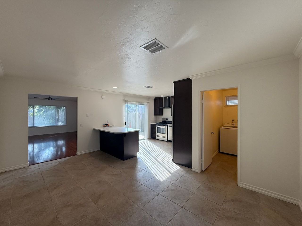 43060 Larwood St - Photo 6 of 24