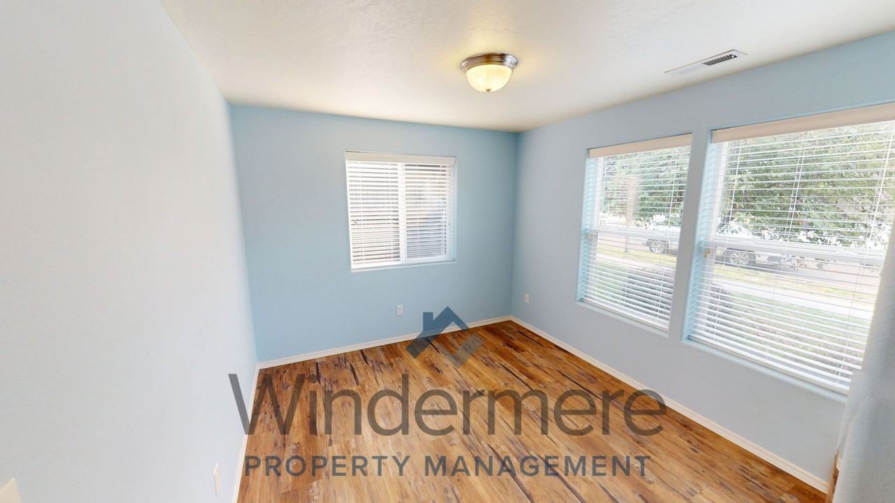 230 Chapra St - Photo 7 of 13