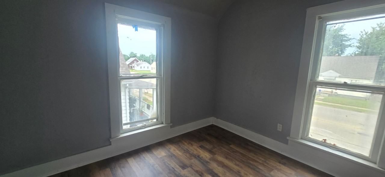 461 E Garfield Ave - Photo 7 of 8