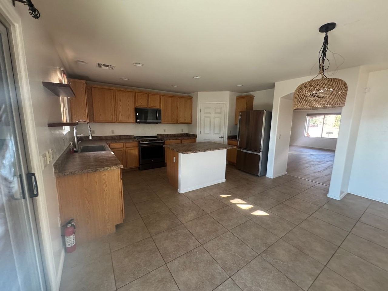 318 S Princess Erica Dr - Photo 3 of 32