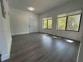 638 Sw 21st Ave #4 - Photo 1 of 1