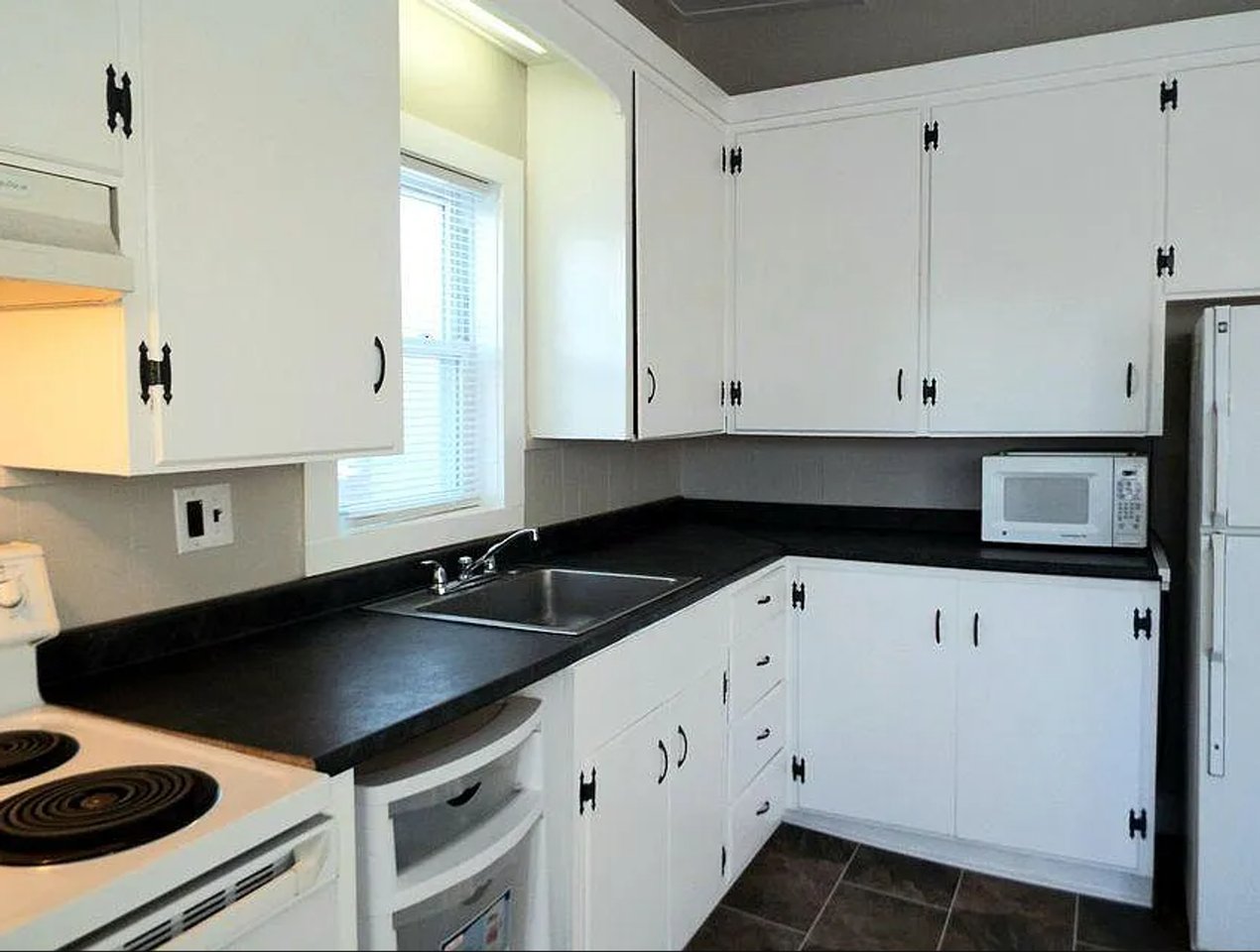 812 Gray Rd - Photo 3 of 9