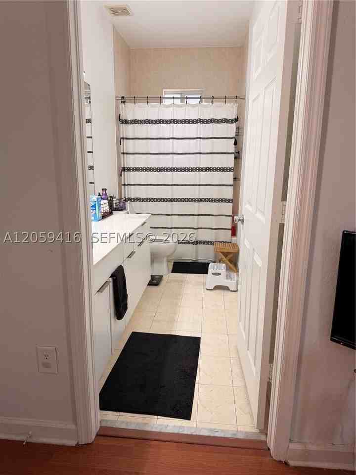 3175 Ne 4th St - Photo 5 of 18
