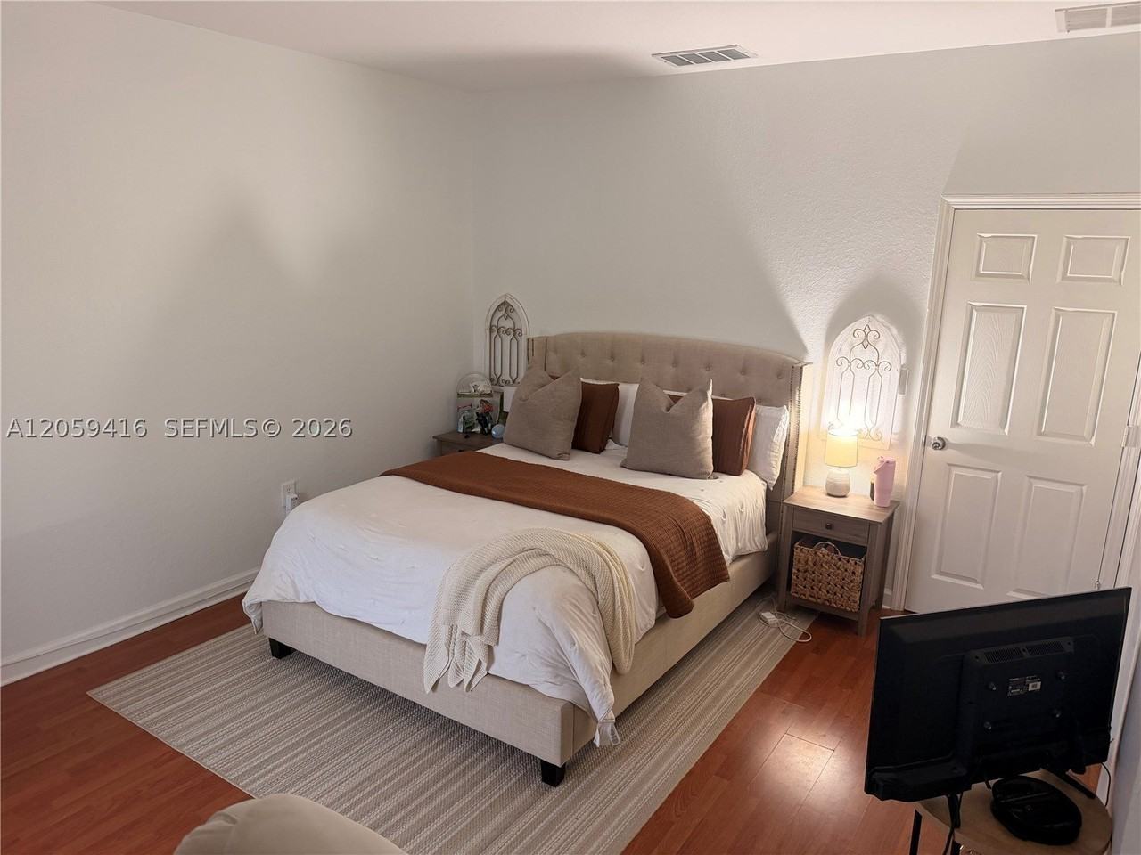 3175 Ne 4th St - Photo 6 of 18