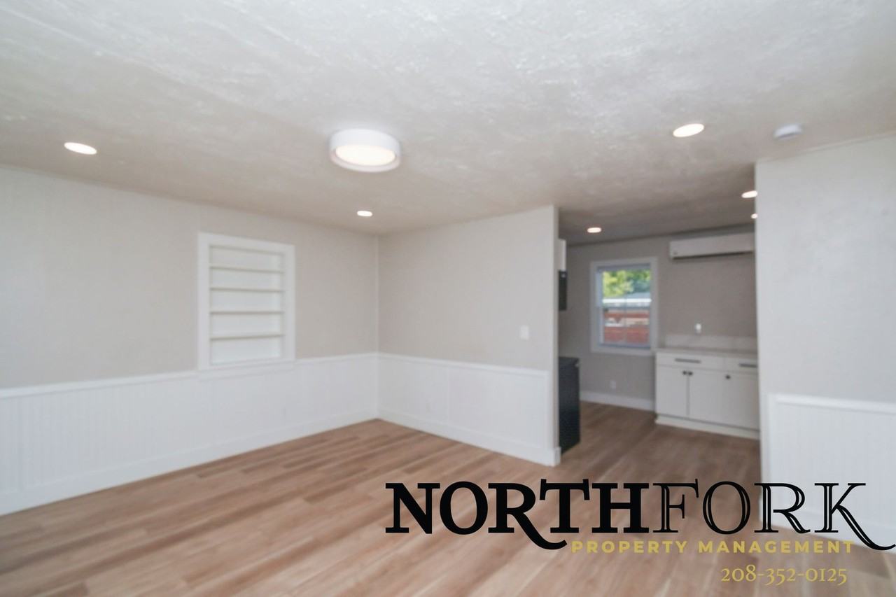 2479 N Maple Grove Rd - Photo 3 of 11