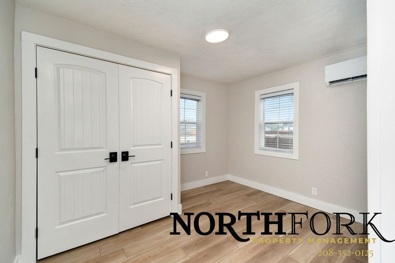 2479 N Maple Grove Rd - Photo 7 of 11