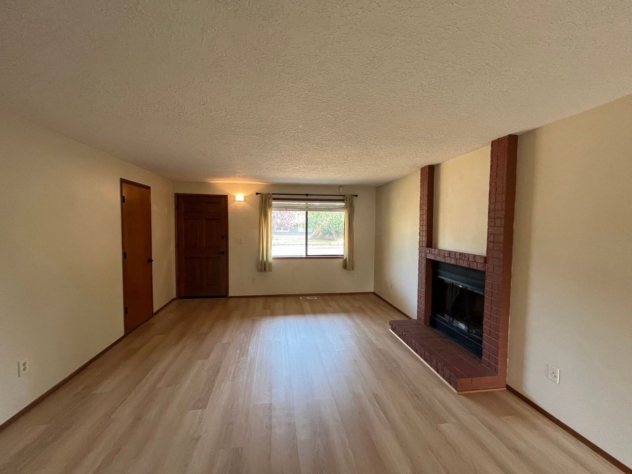 6636 Se Reedway St - Photo 3 of 11