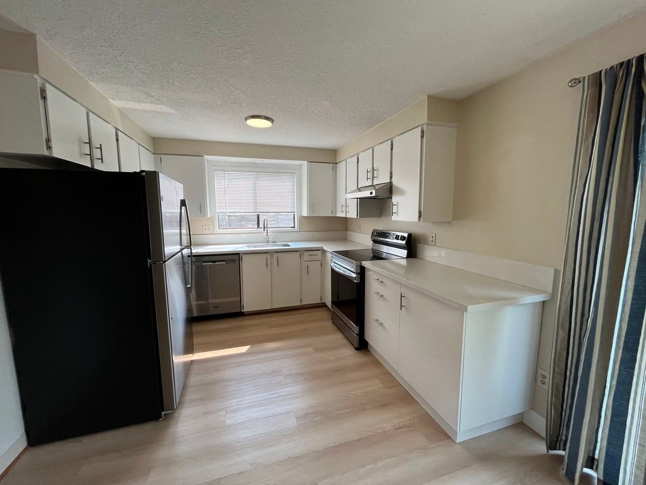 6636 Se Reedway St - Photo 4 of 11
