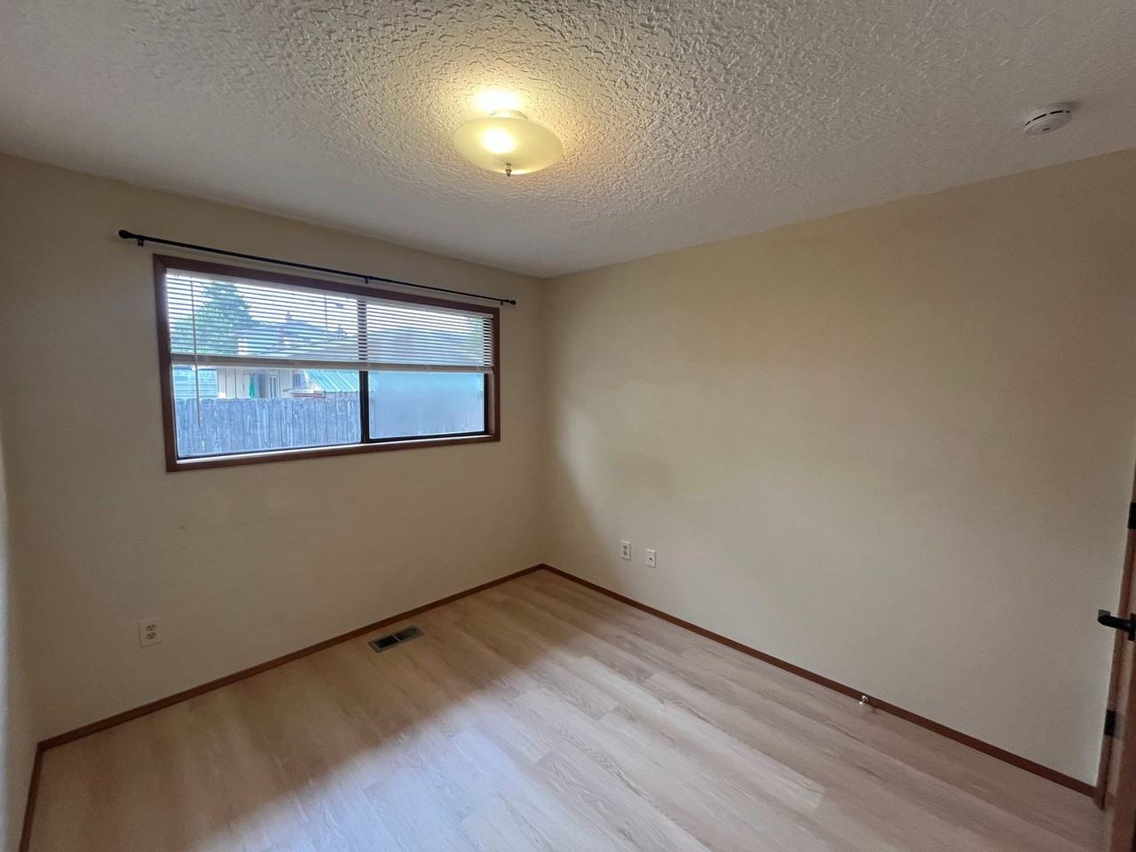 6636 Se Reedway St - Photo 6 of 11