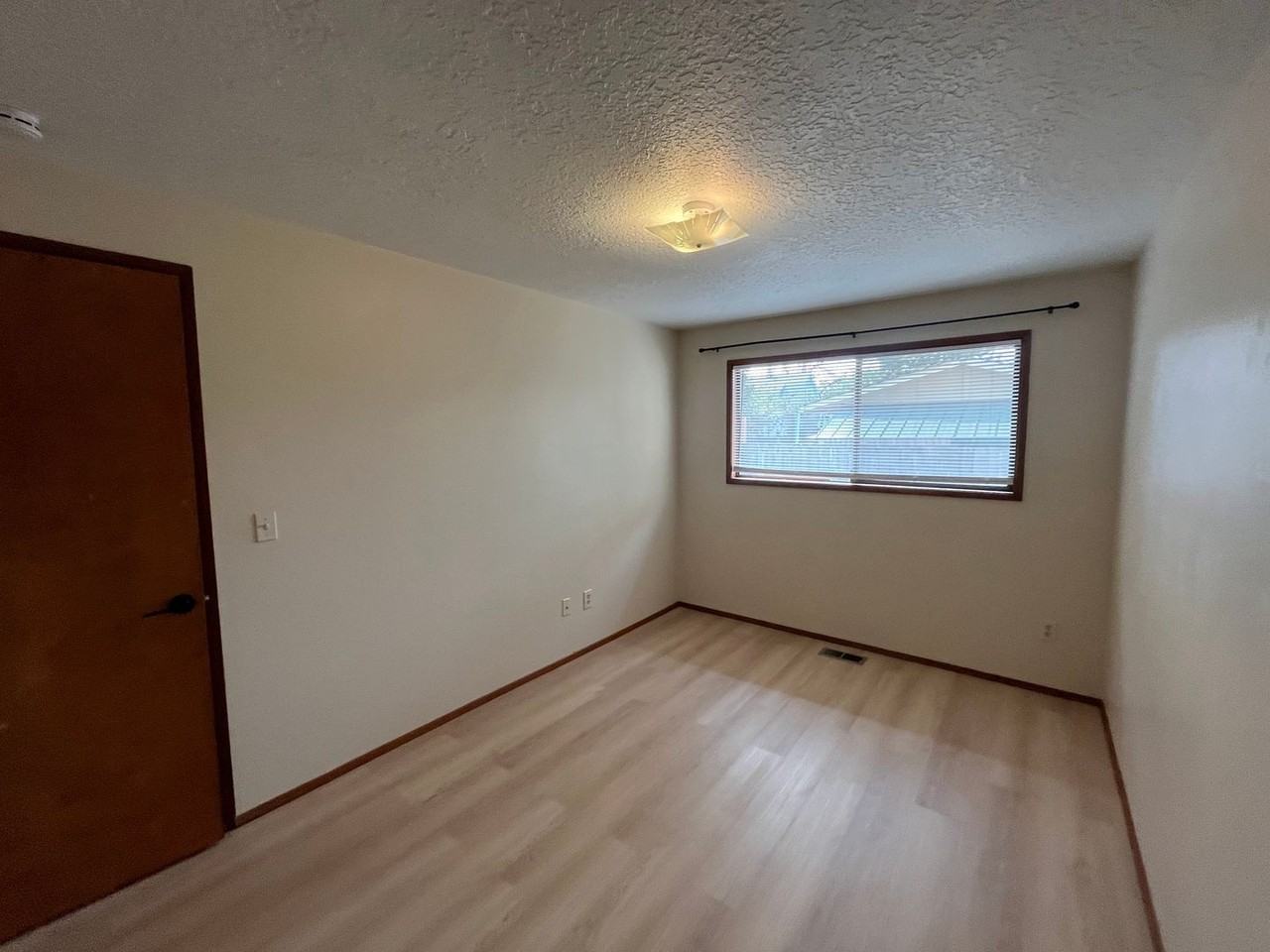 6636 Se Reedway St - Photo 7 of 11
