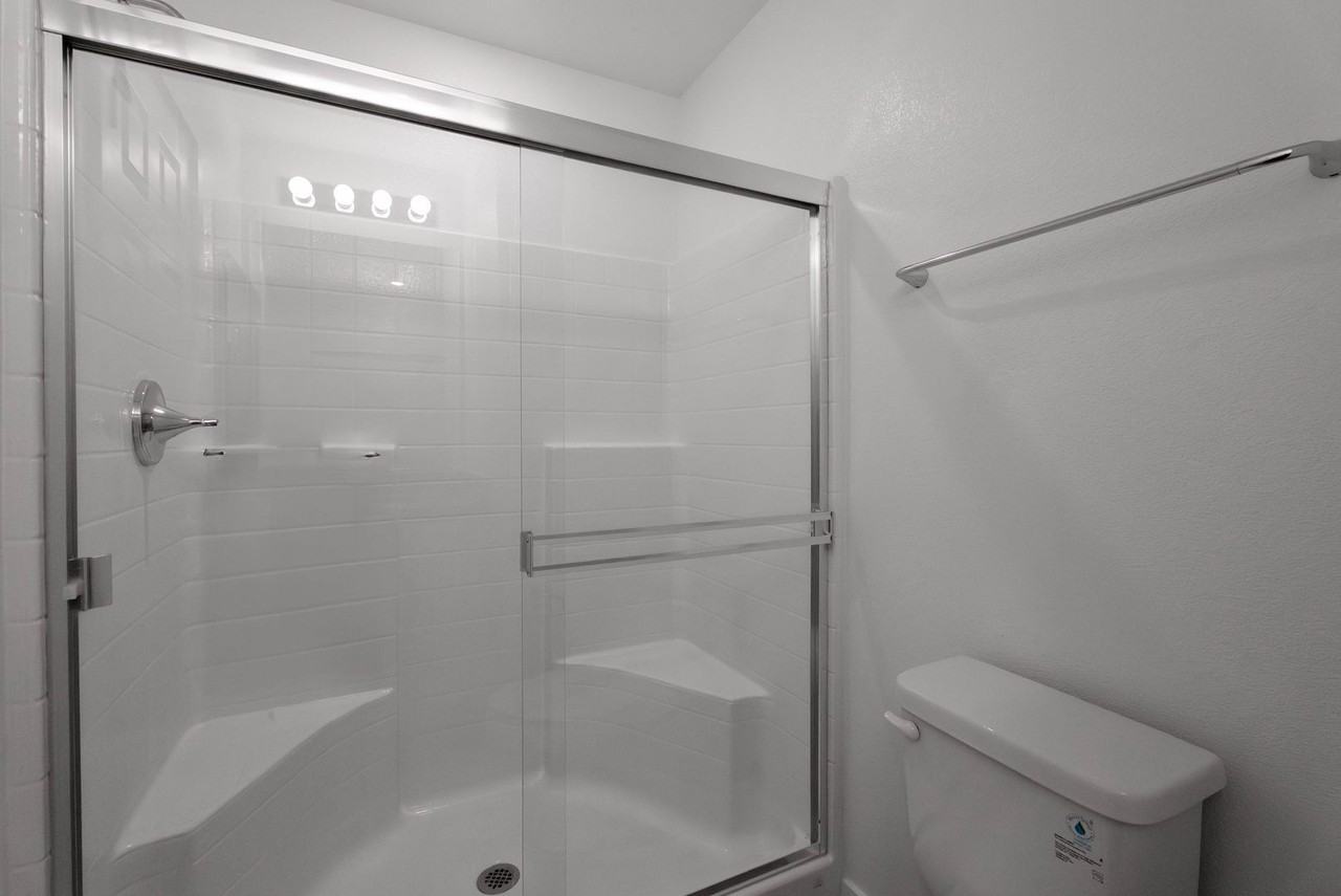 902 Bronzite St - Photo 7 of 40
