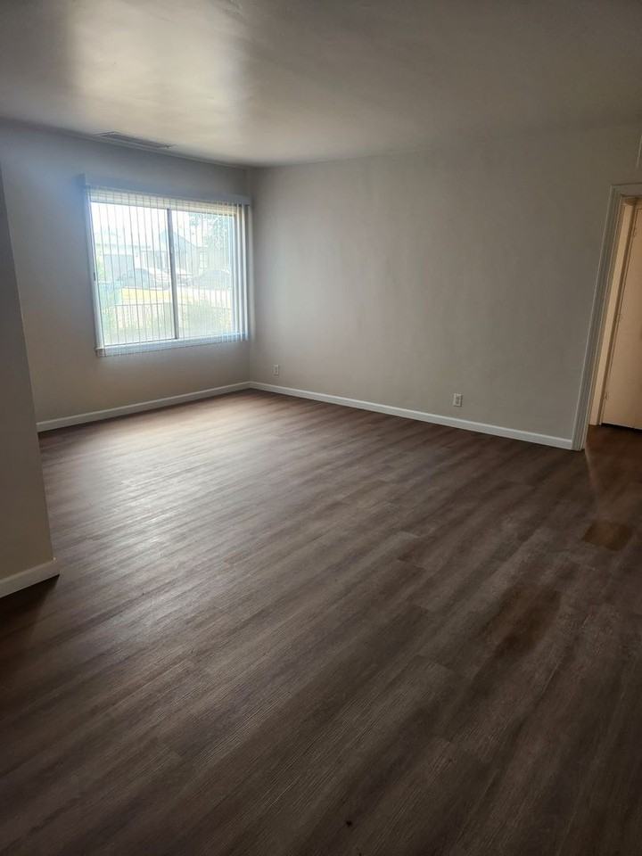 1433 E Sequoia Ave - Photo 6 of 20