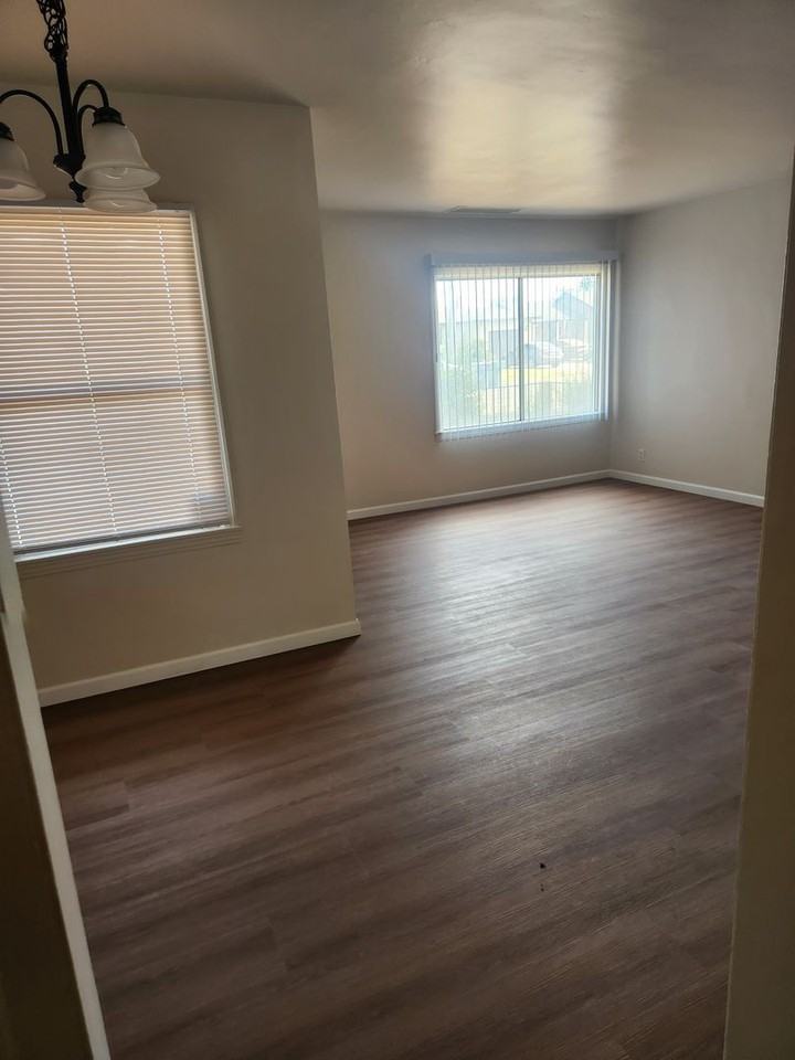 1433 E Sequoia Ave - Photo 7 of 20