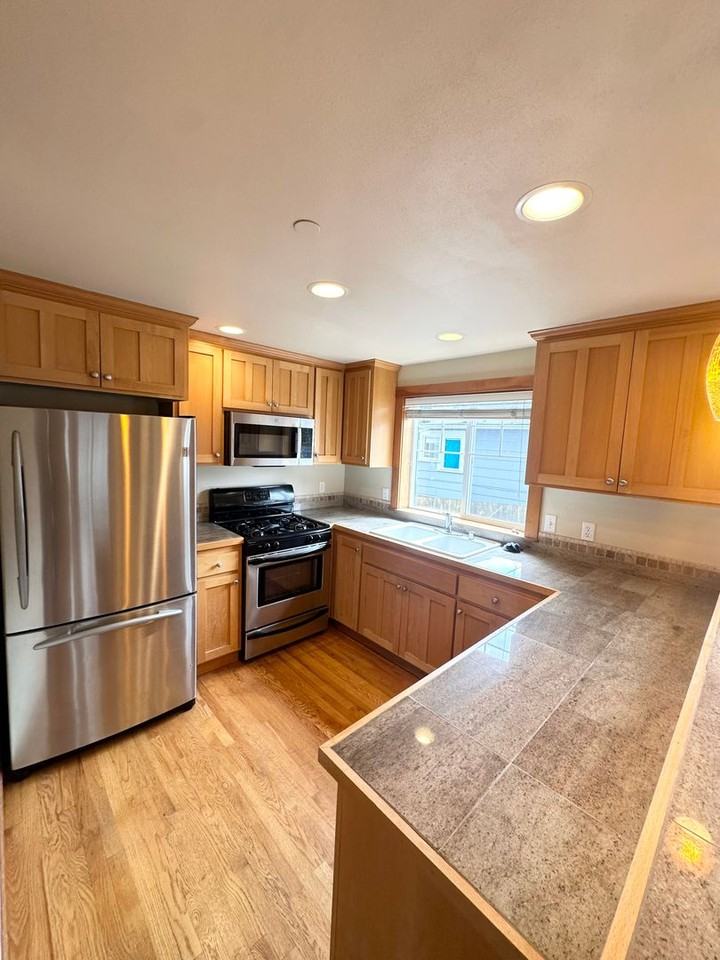 9310 Stone Ave N #A - Photo 6 of 19