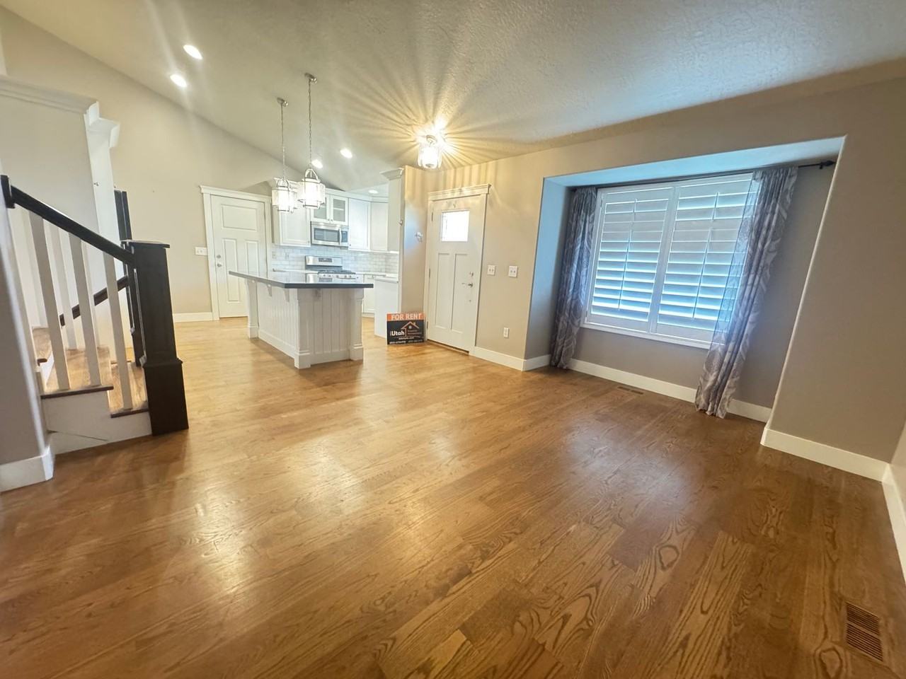 3193 W 4725 S - Photo 4 of 25