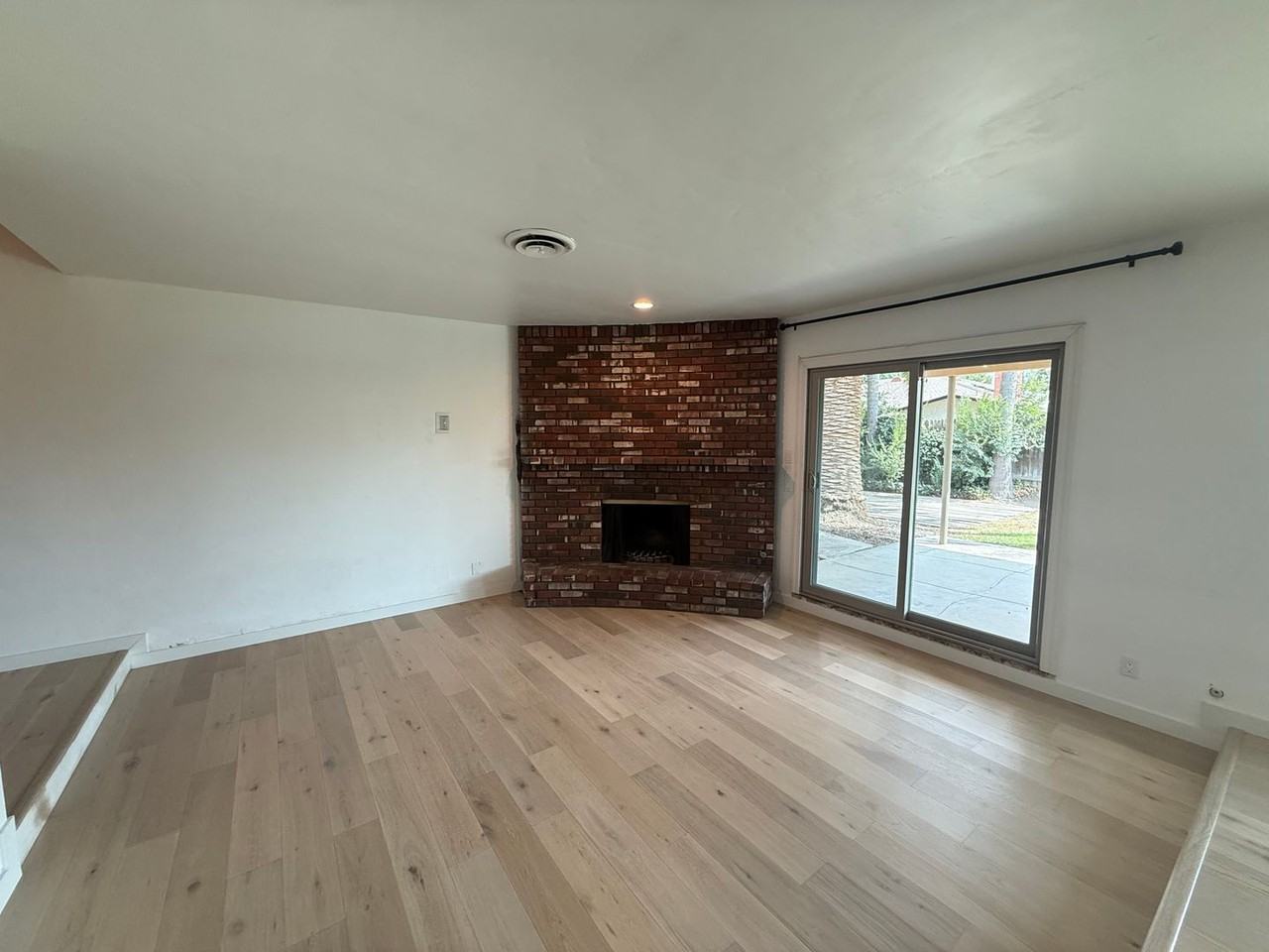 7809 Westdumfries Ct - Photo 4 of 15