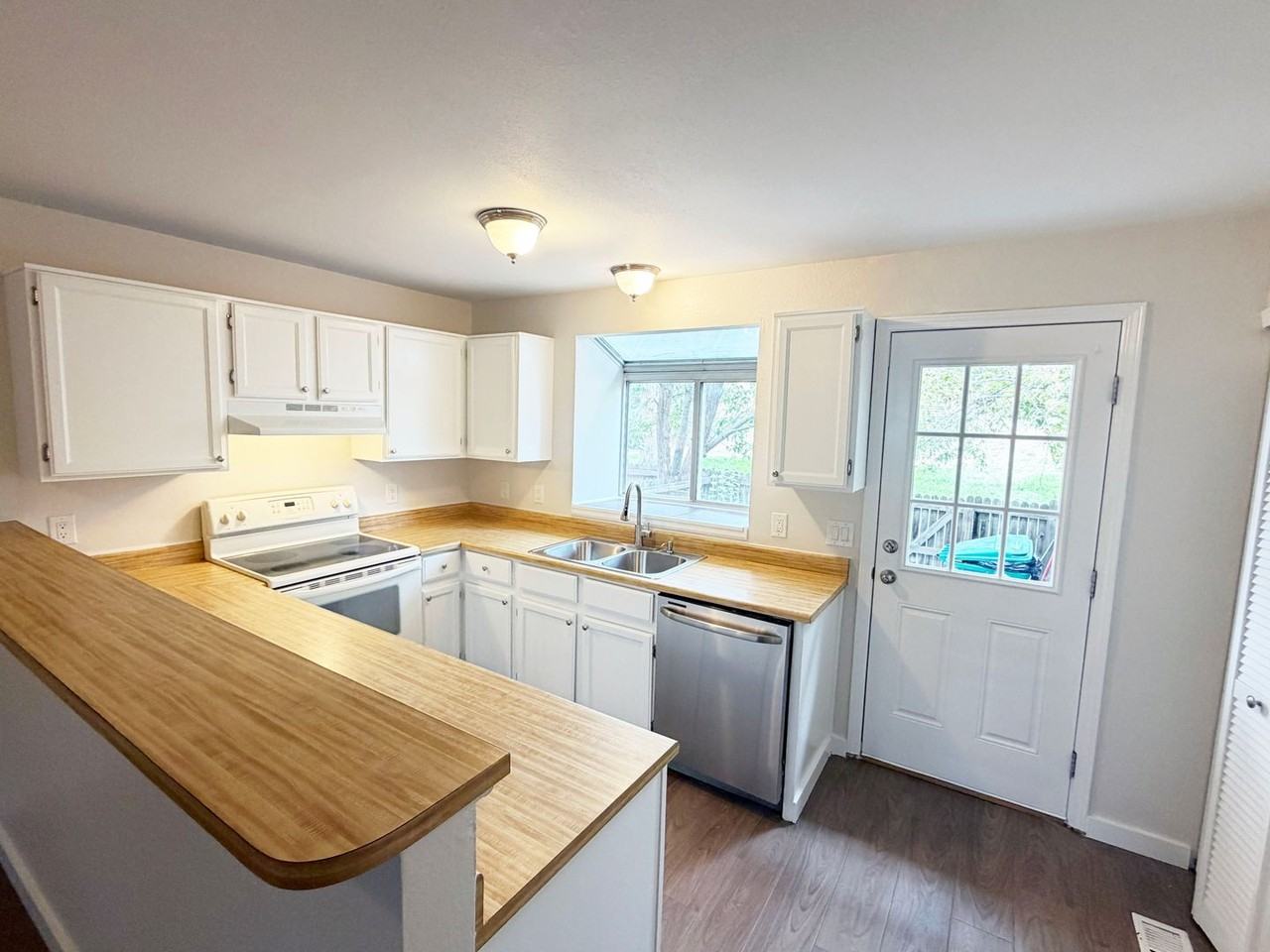 3070 W 107th Pl - Photo 4 of 24