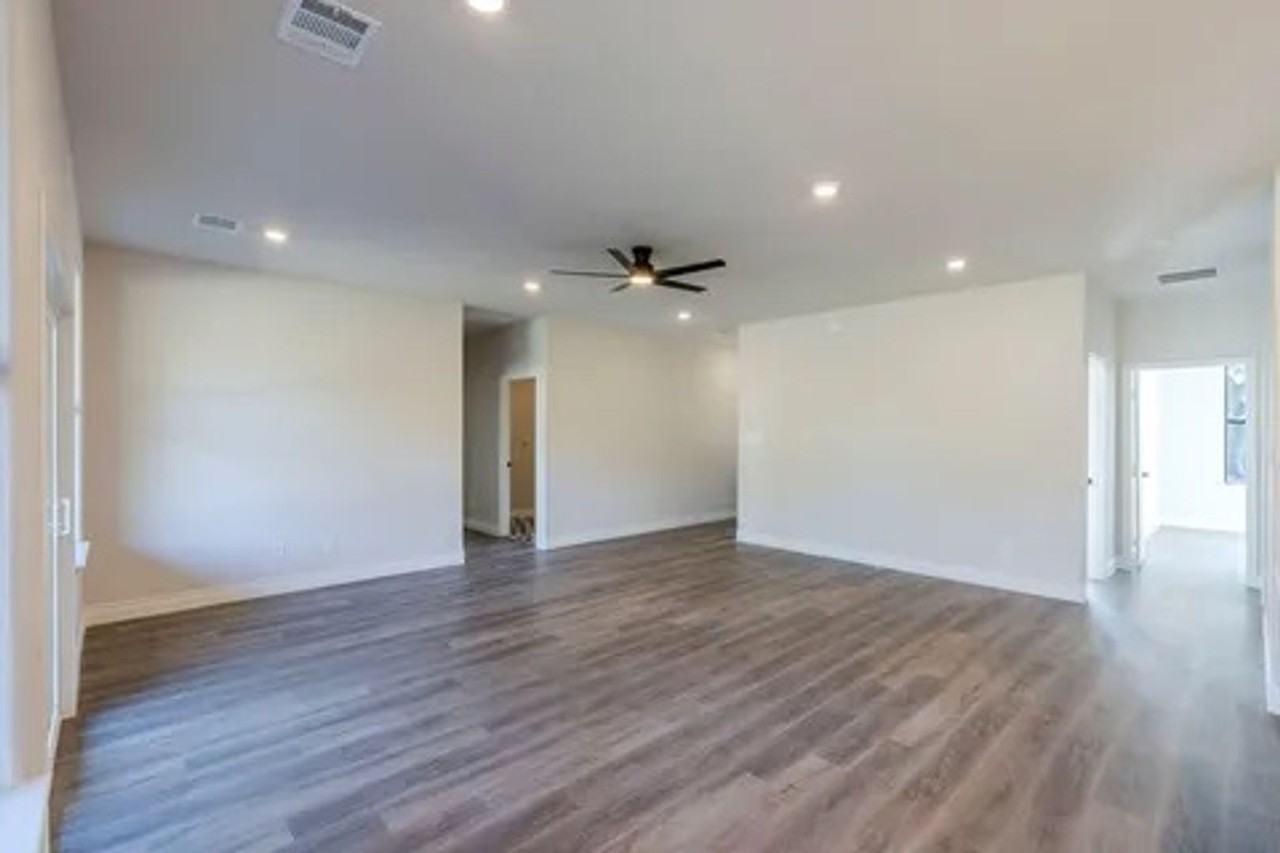 5713 Stonegate Cir - Photo 5 of 13