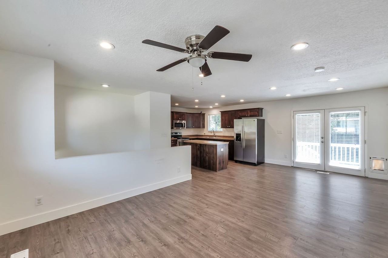 2151 W 300 N - Photo 7 of 28