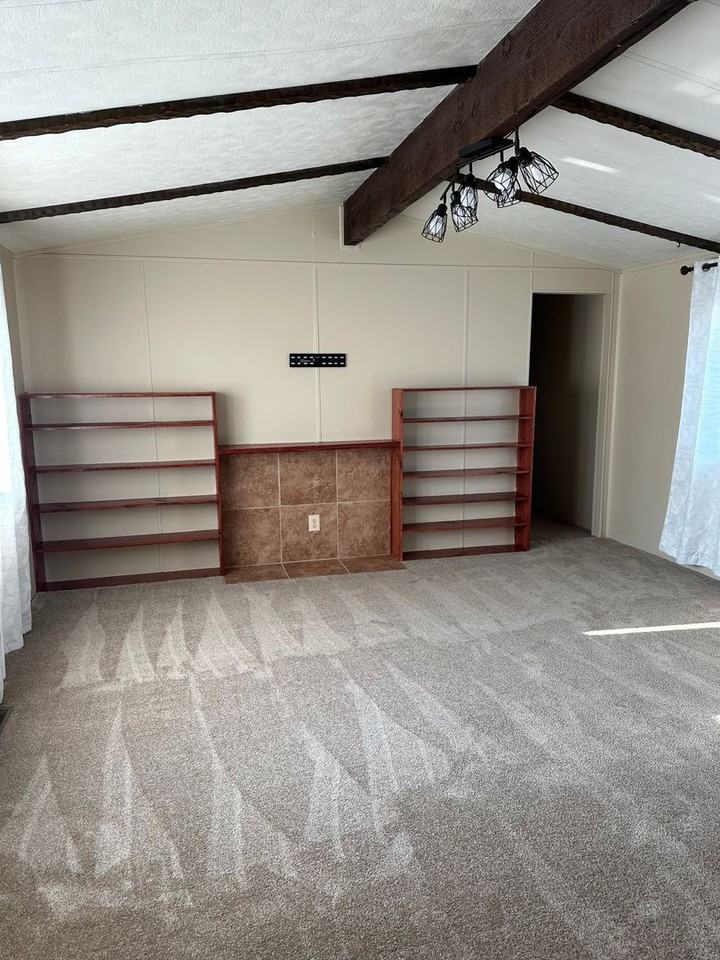 406 W Walnut St - Photo 2 of 15